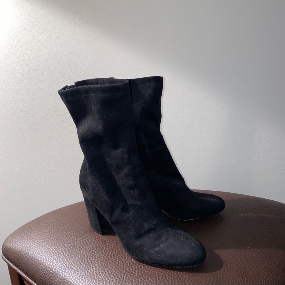 Black Guess suede boots